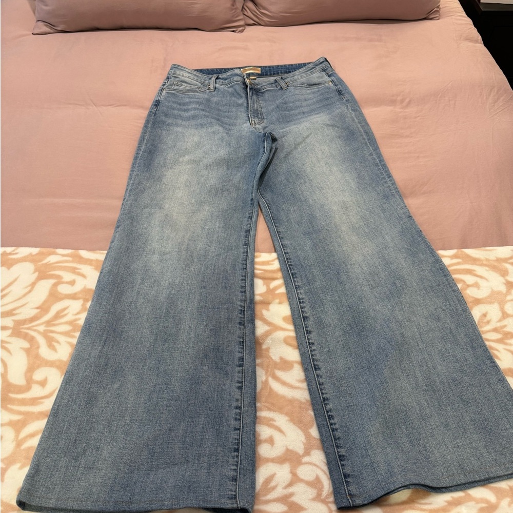 Kut from the Kluth Wide Leg Light Blue size 12 Women’s Jeans
